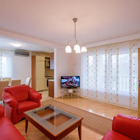 Kuca- Eva * שירוקי ברייג'